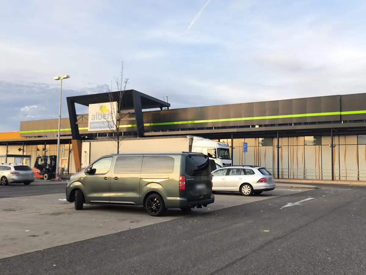 Albert Hypermarket